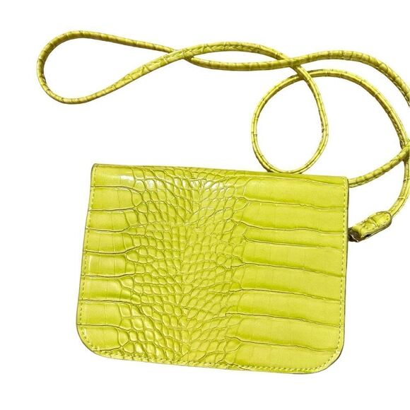 Street Level Crossbody - Picture 3 of 5